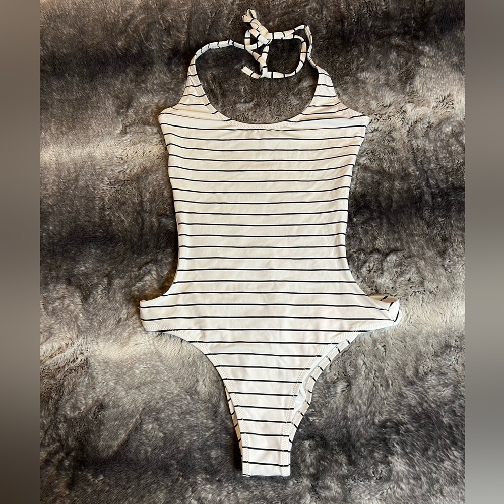 NWT Rip curl one piece - Picture 2 of 8